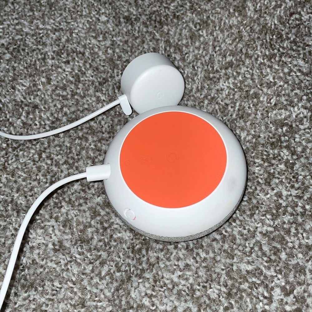 Google Home Mini - Picture 2 of 2